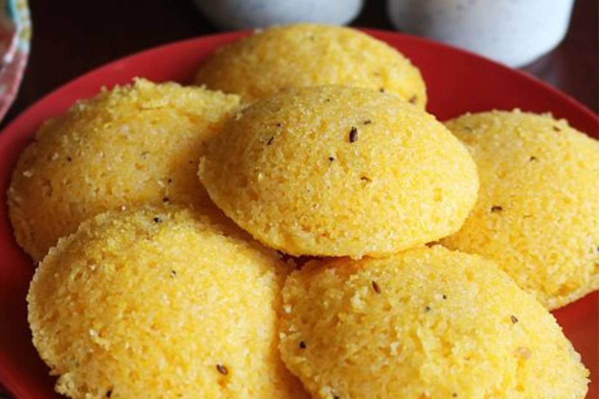 Besan Vegetable Idli with Coconut Chutney