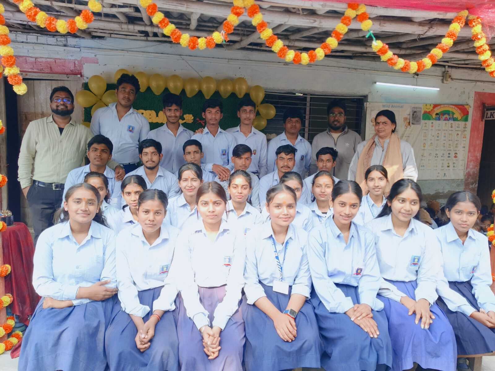 गुरुकुल मनिहारी में दसवीं के छात्रों को दी विदाई