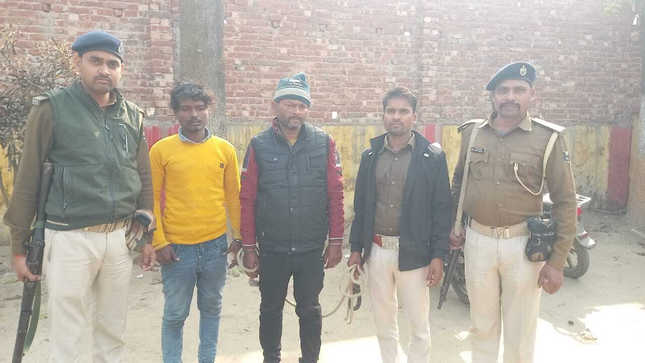 कबाड़ी दुकान से भारी मात्रा में चोरी की अवैध वाहन पार्ट्स व इलेक्ट्रॉनिक उपकरण बरामद