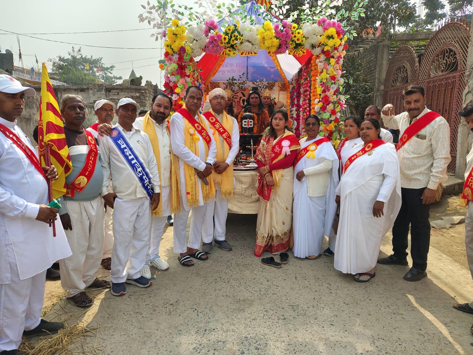 नशे से दूर रहकर अध्यात्म से जुड़ें युवा