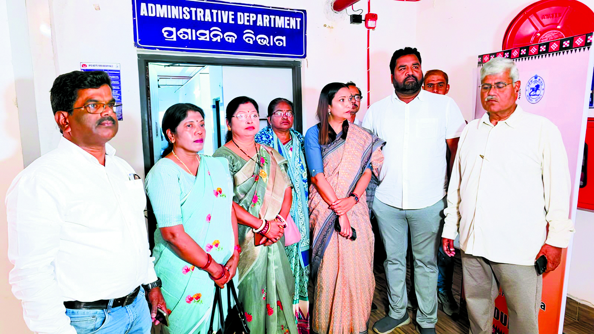 Rourkela News: कांग्रेस टीम ने प्राथमिक उपचार के बिना मरीज को रेफर किये जाने पर जतायी नाराजगी