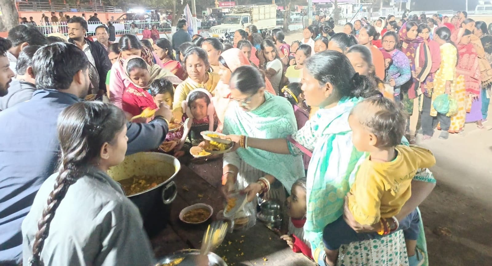 बचरा में महाशिवरात्रि पर भंडारा का आयोजन