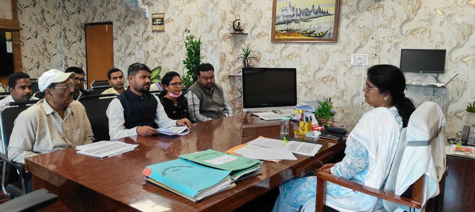 Giridh news :डीडीसी ने की आयुष विभाग के साथ बैठक, दिये कई निर्देश