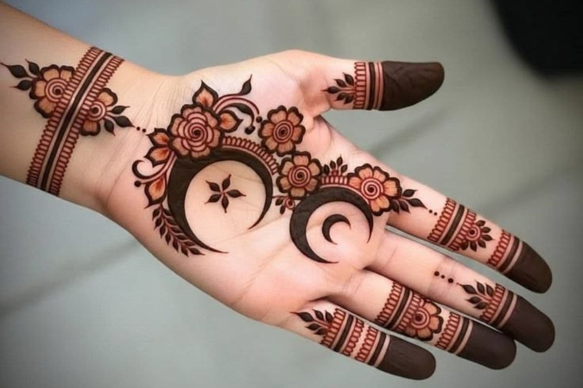 Minimal Moon Mehndi Design For Eid 2026
