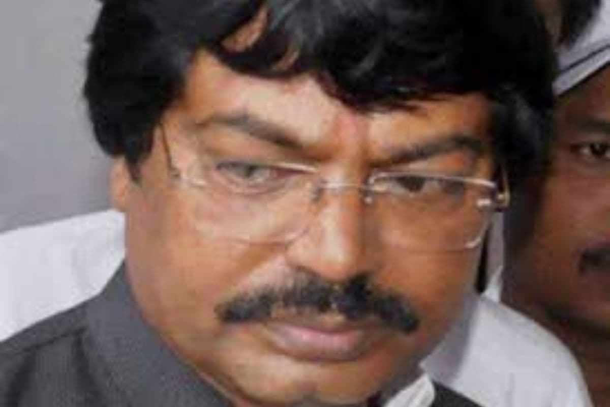 क्या CM हेमंत से बगावत पूर्व मंत्री को पड़ गया भारी? कांग्रेस ने दिखाया सीधा बाहर का रास्ता