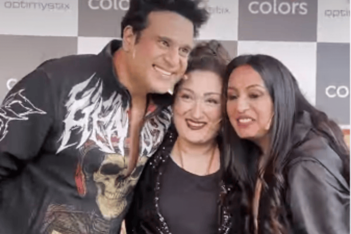 सालों बाद एक हुआ गोविंदा का परिवार, Sunita Ahuja ने कहा- मैंने दोनों बच्चों को माफ कर दिया, अब दुश्मनी खत्म सालों बाद एक हुआ गोविंदा का परिवार, Sunita Ahuja ने कहा- मैंने दोनों बच्चों को माफ कर दिया, अब दुश्मनी खत्म