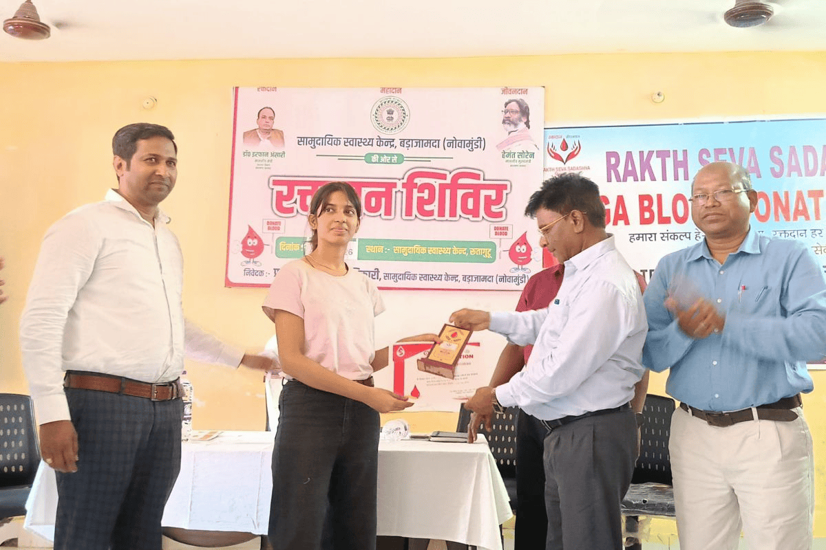blood donation camp in noamundi blood donation camp in noamundi
