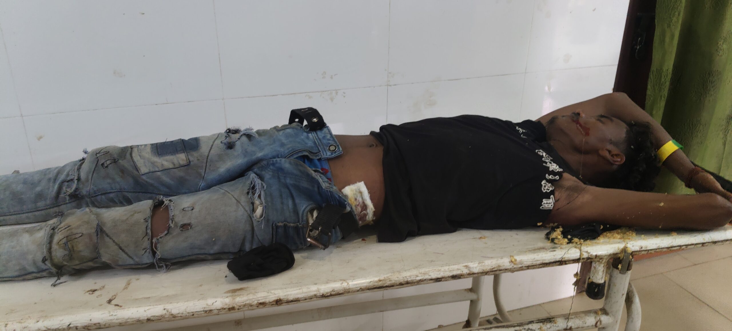 डांडे मोड़ पर बाइक फिसली, युवक की मौत, रिश्तेदार जख्मी