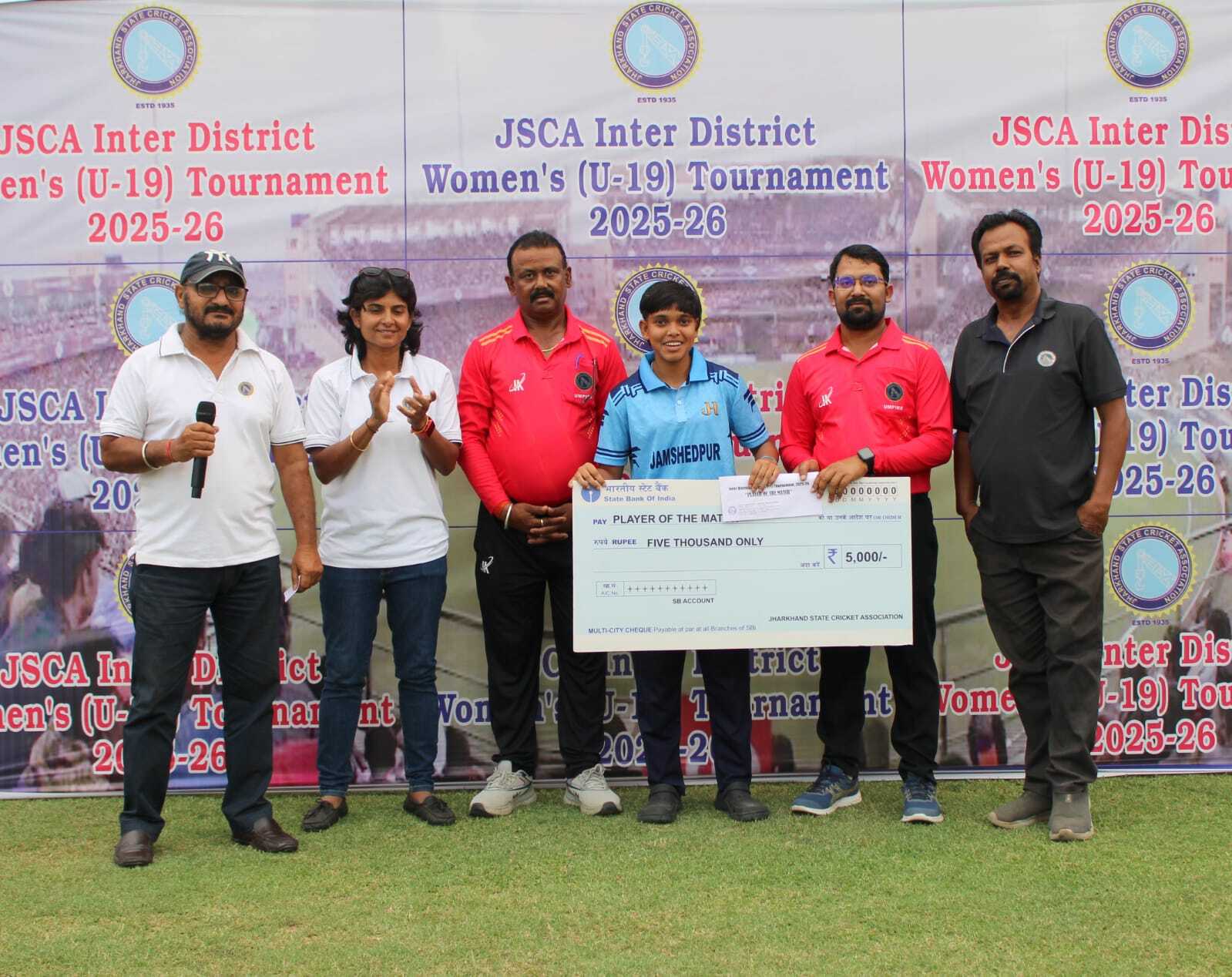 Jamshedpur sports news : जमशेदपुर व देवघर की महिला टीम क्वार्टर फाइनल में पहुंची Jamshedpur sports news : जमशेदपुर व देवघर की महिला टीम क्वार्टर फाइनल में पहुंची