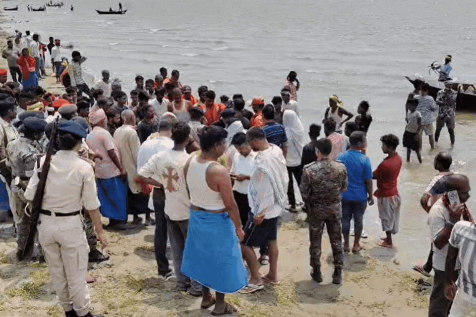 samastipur-news-mohiuddinnagar-sultanpur-ganga-ghat-boat-accident samastipur-news-mohiuddinnagar-sultanpur-ganga-ghat-boat-accident