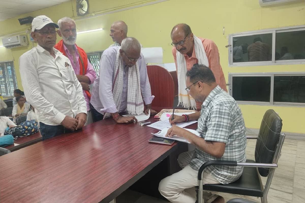 बलिया के भवानंदपुर पैक्स चुनाव में नामांकन प्रक्रिया पूरी, अध्यक्ष पद के लिए दो उम्मीदवार मैदान में