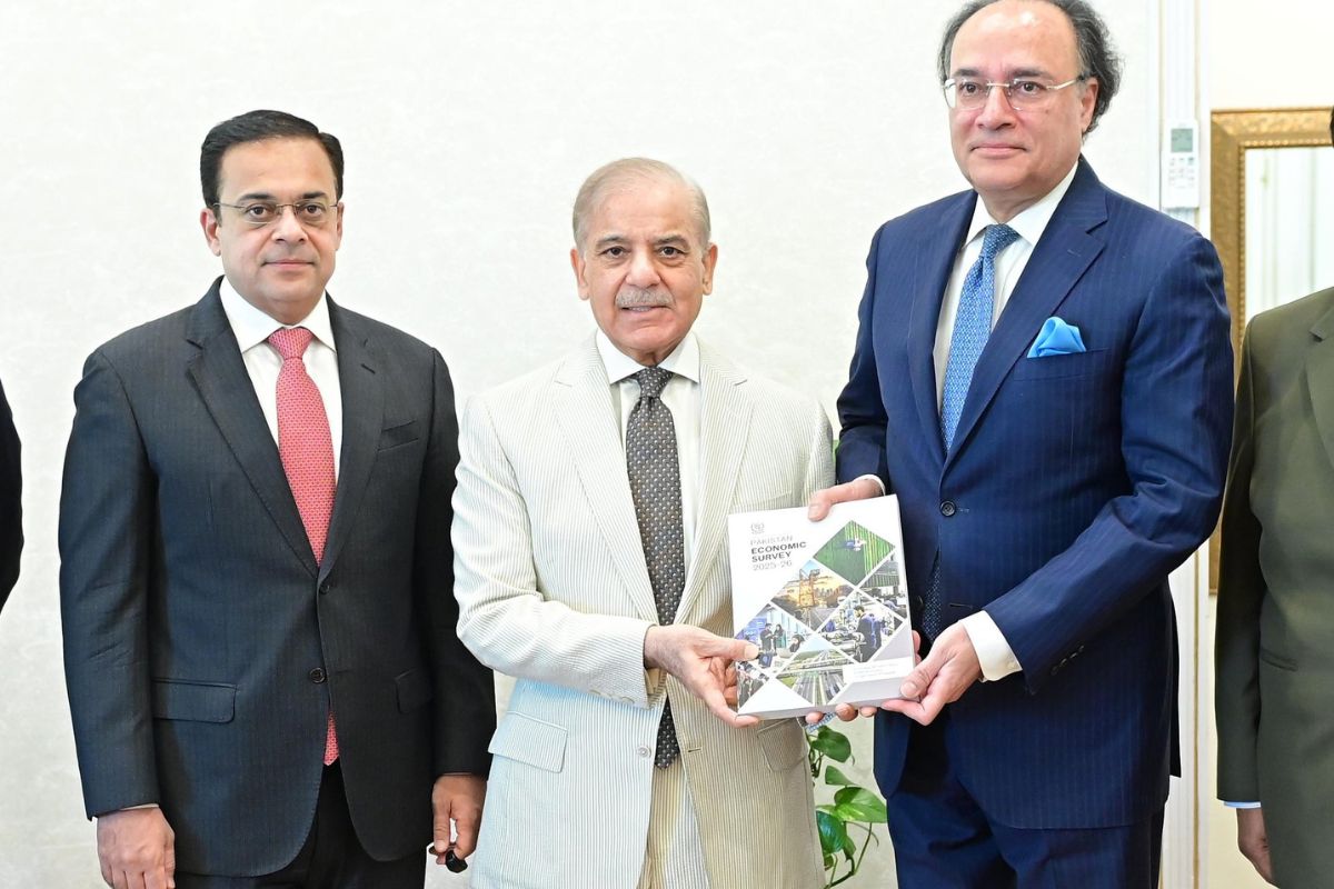 Muhammad Aurangzeb presented the copy of Pakistan Economic Survey- 2025-26 to the Prime Minister Muhammad Shehbaz Sharif Muhammad Aurangzeb presented the copy of Pakistan Economic Survey- 2025-26 to the Prime Minister Muhammad Shehbaz Sharif