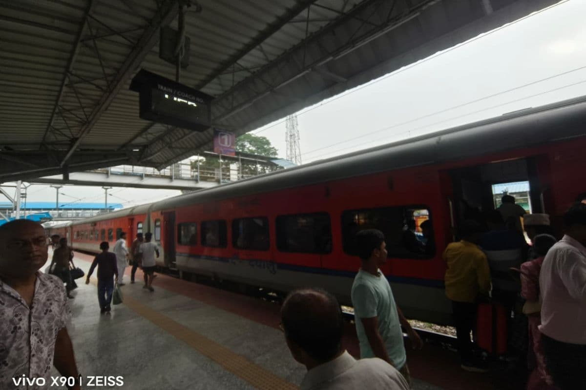 Thakurganj Railway Station Coach