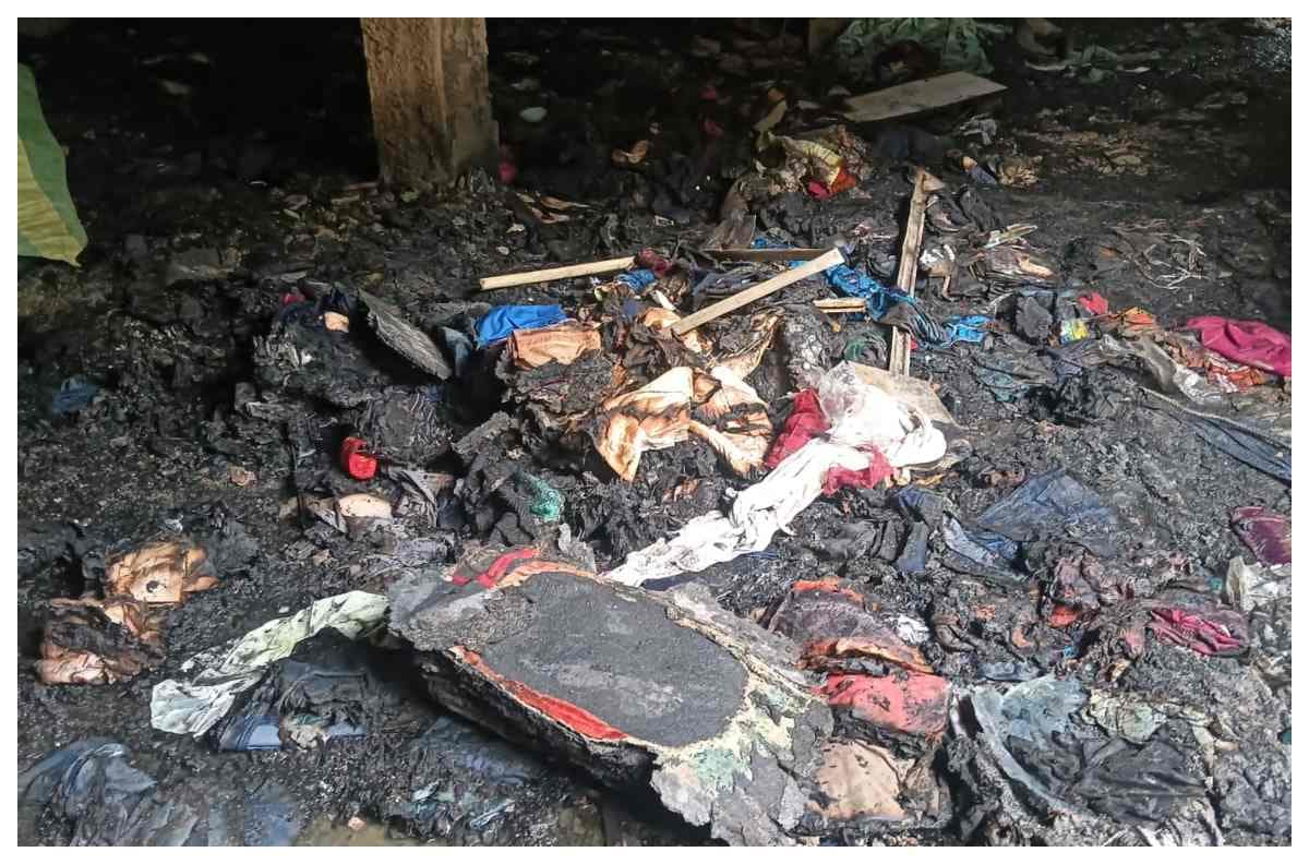 रक्सौल में भीषण अगलगी, दो दुकानें जलकर खाक, 20 लाख का नुकसान