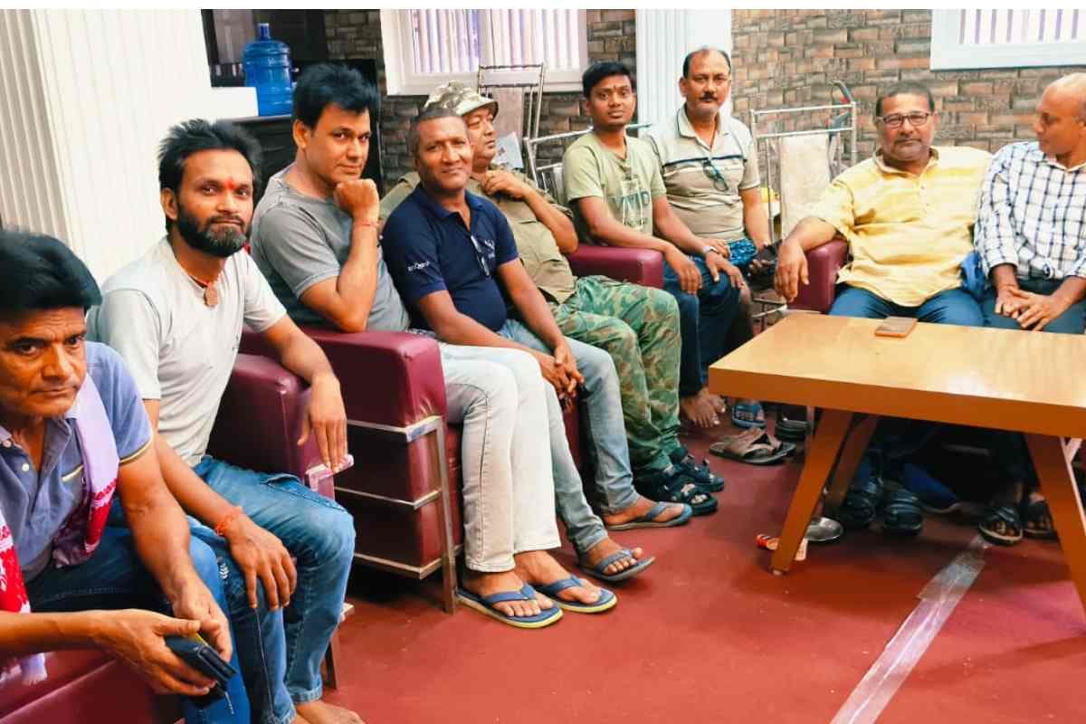 madhubani-30-day-hindi-theatre-workshop-andher-nagari-stage-preparation madhubani-30-day-hindi-theatre-workshop-andher-nagari-stage-preparation