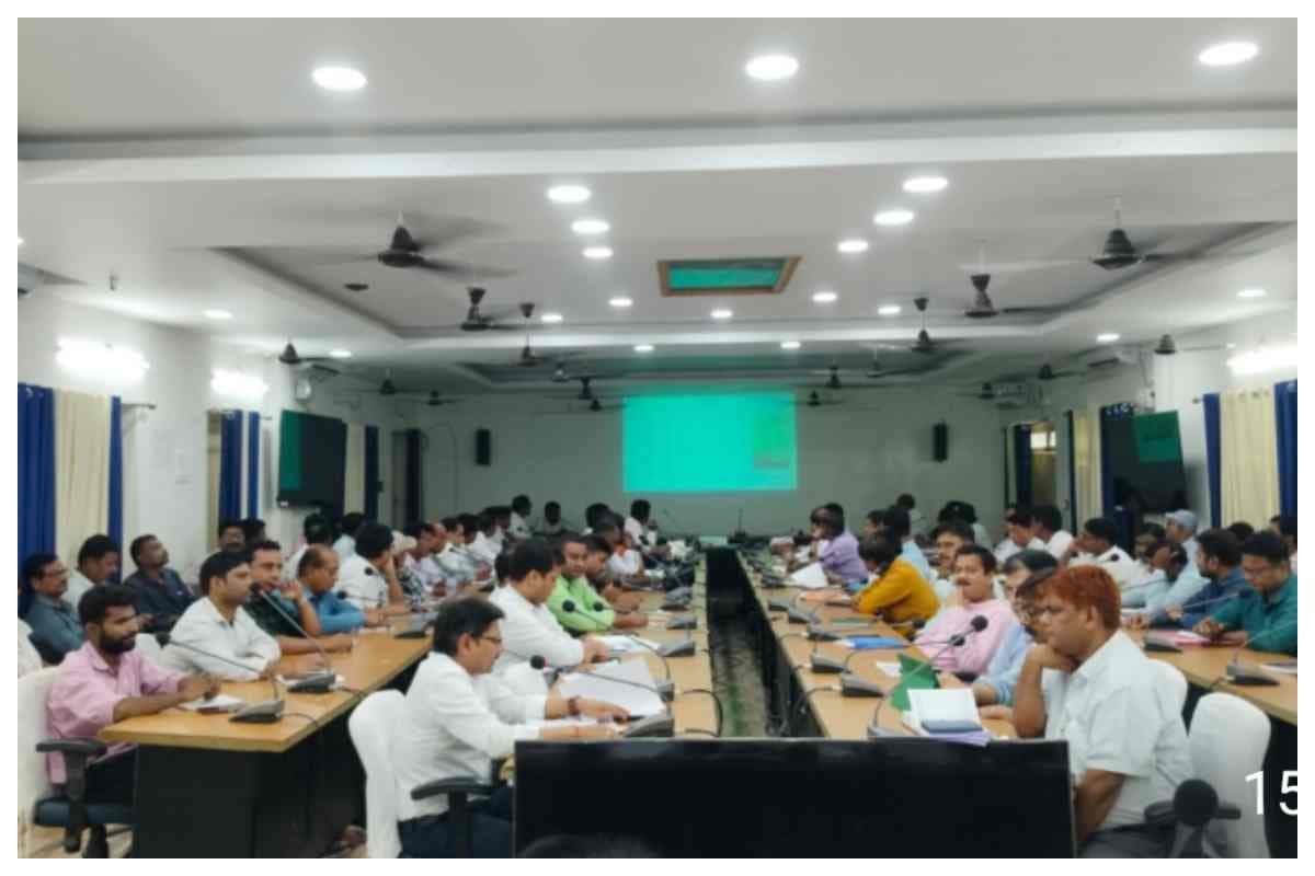 madhubani-news-dm-anand-sharma-review-health-department-opd-pulse-polio madhubani-news-dm-anand-sharma-review-health-department-opd-pulse-polio