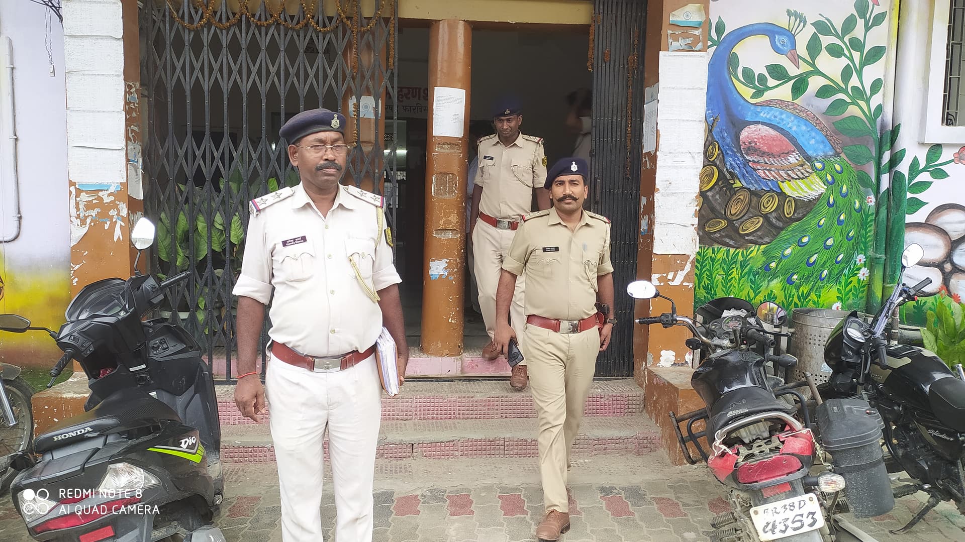 गबन मामले में फारबिसगंज नप ईओ की तलाश में छापेमारी, आवास व कार्यालय में नहीं मिले रणधीर लाल