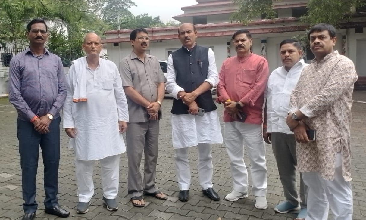 शहर पहुंचे पूर्व मंत्री केएन त्रिपाठी, नशाखोरी व बिगड़ती कानून व्यवस्था पर जतायी चिंता