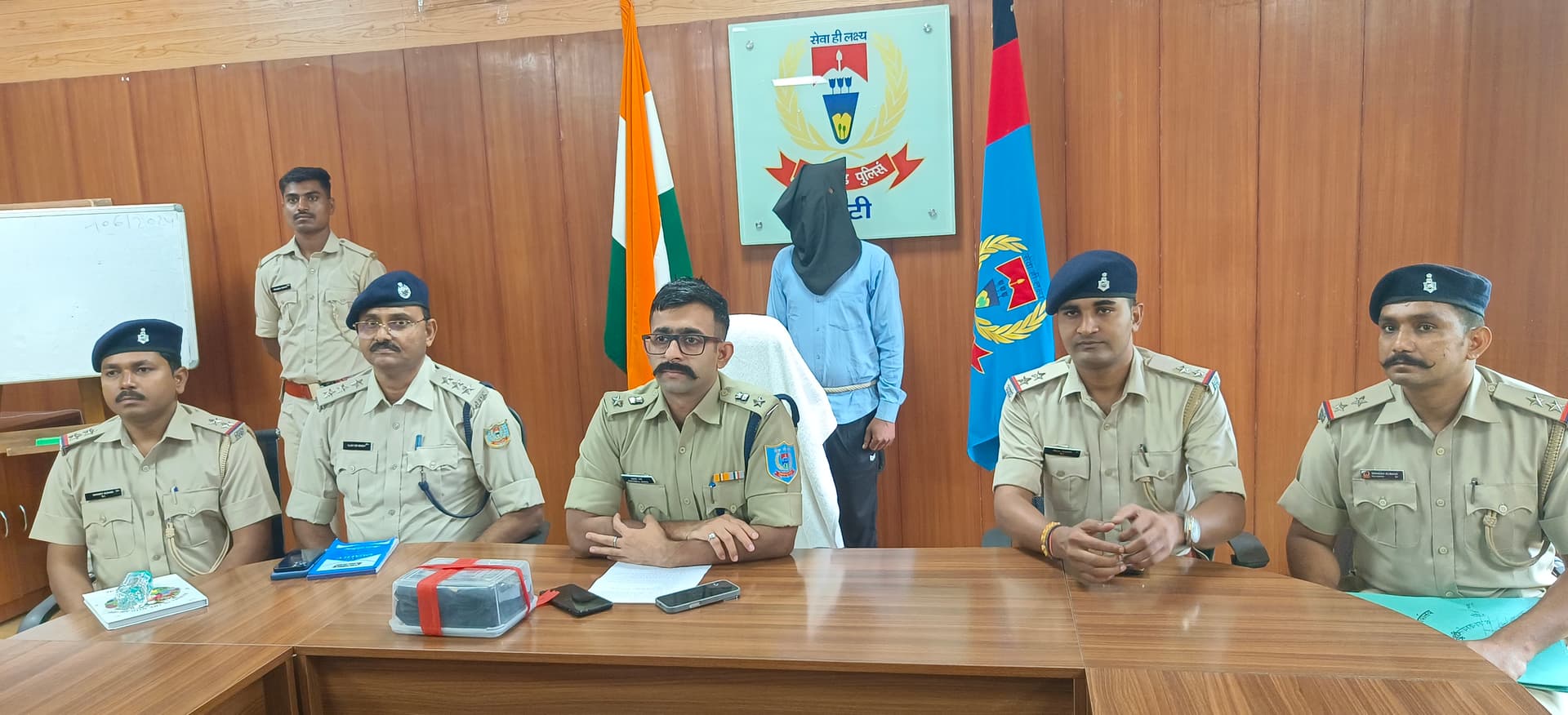 तोरपा में हथियार के साथ कुख्यात अपराधी गिरफ्तार