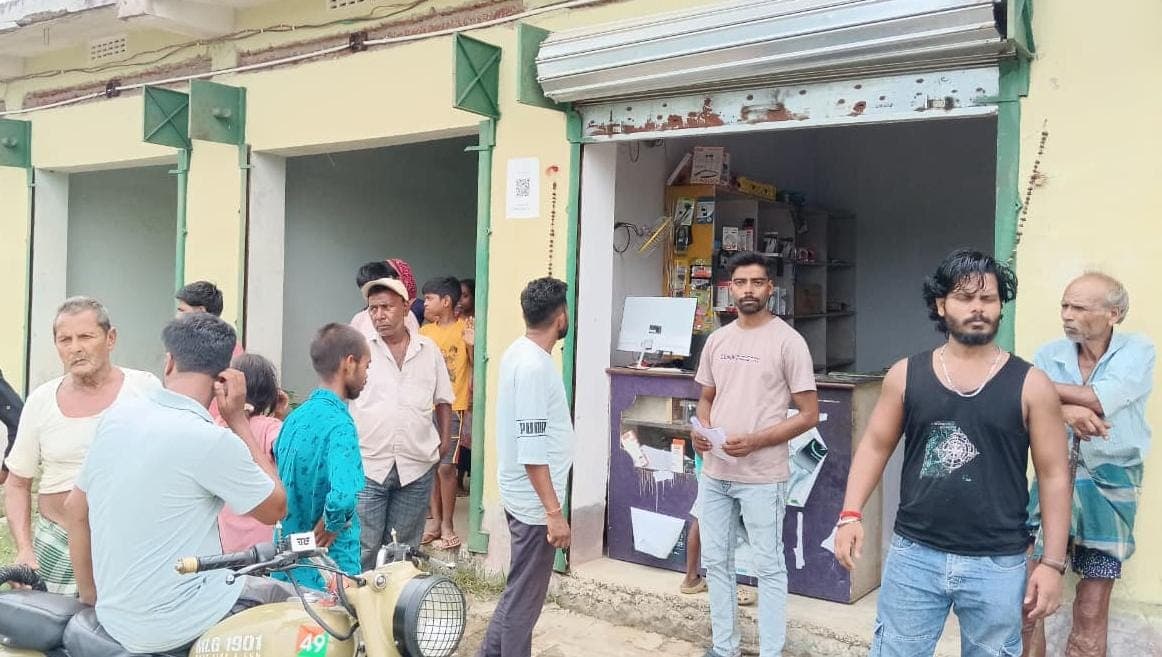 देवघर : दुकान में सेंधमारी कर 30 हजार रुपये नकद सहित हजारों की चोरी