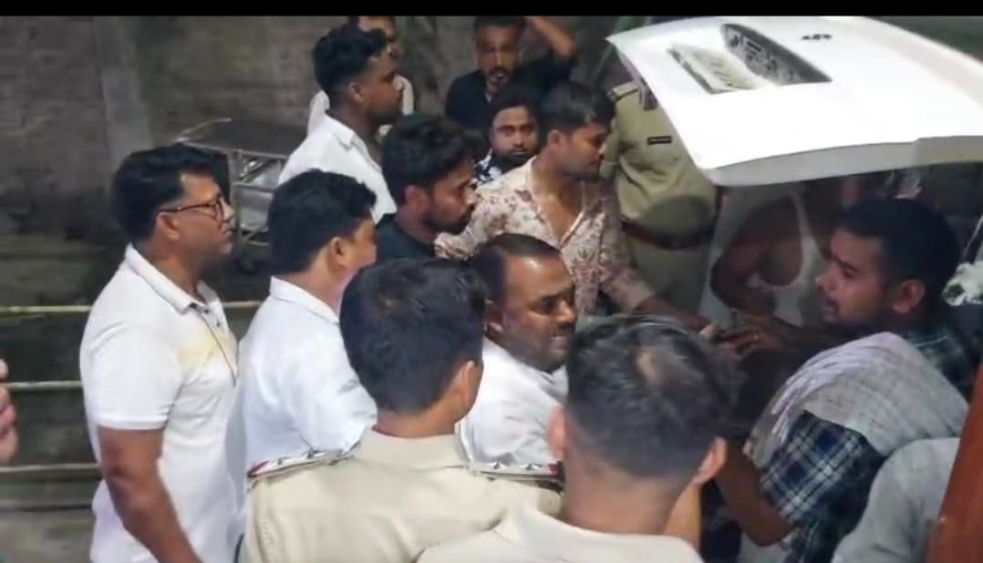 बेगूसराय: पूर्व जिप सदस्य को बाइक सवार तीन हथियारबंद अपराधियों ने मारी गोली, हवाई फायरिंग कर हुए फरार