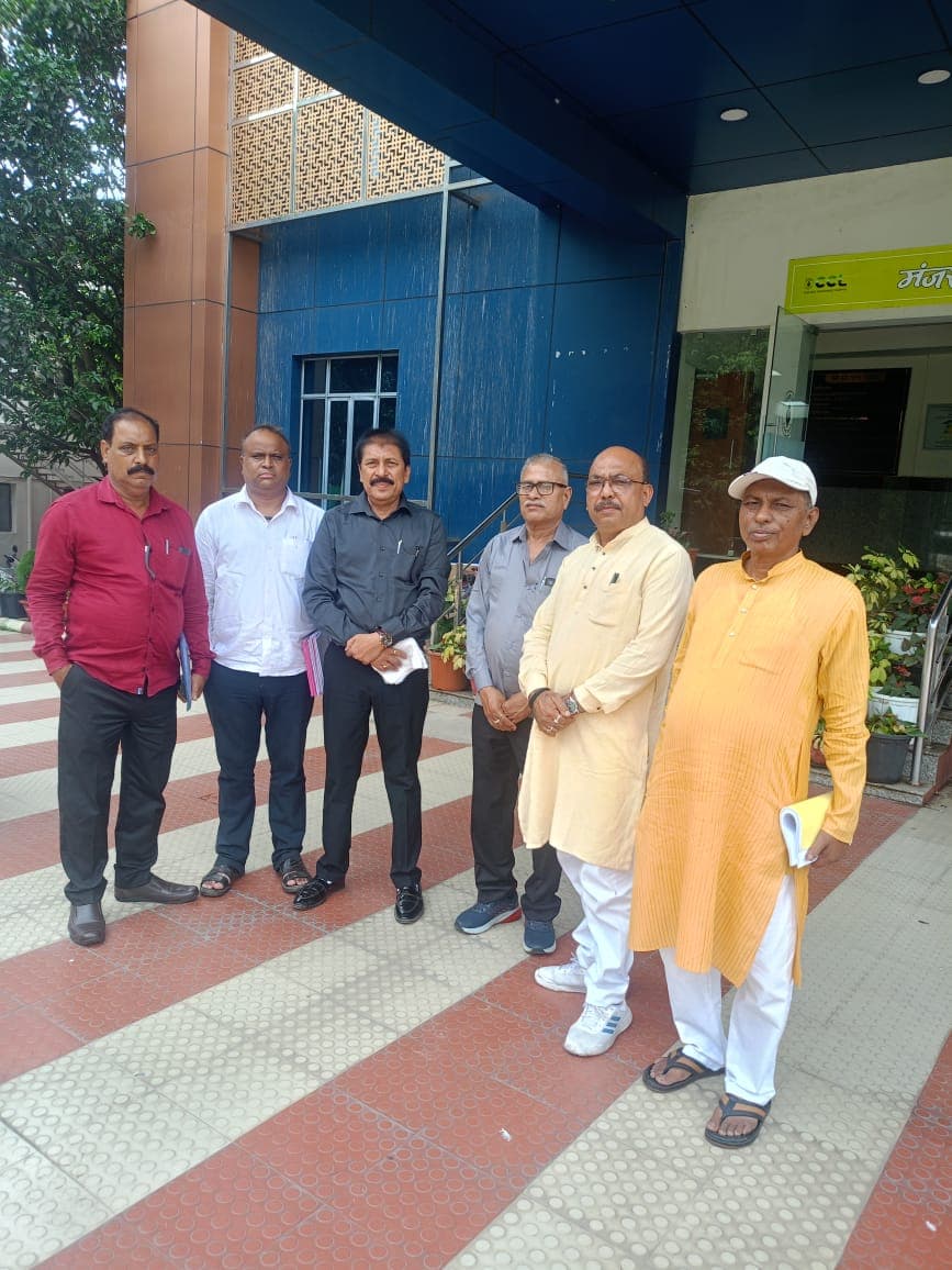 मजदूरों का कल्याणकारी कार्य पारदर्शी तरीके से कराने की मांग