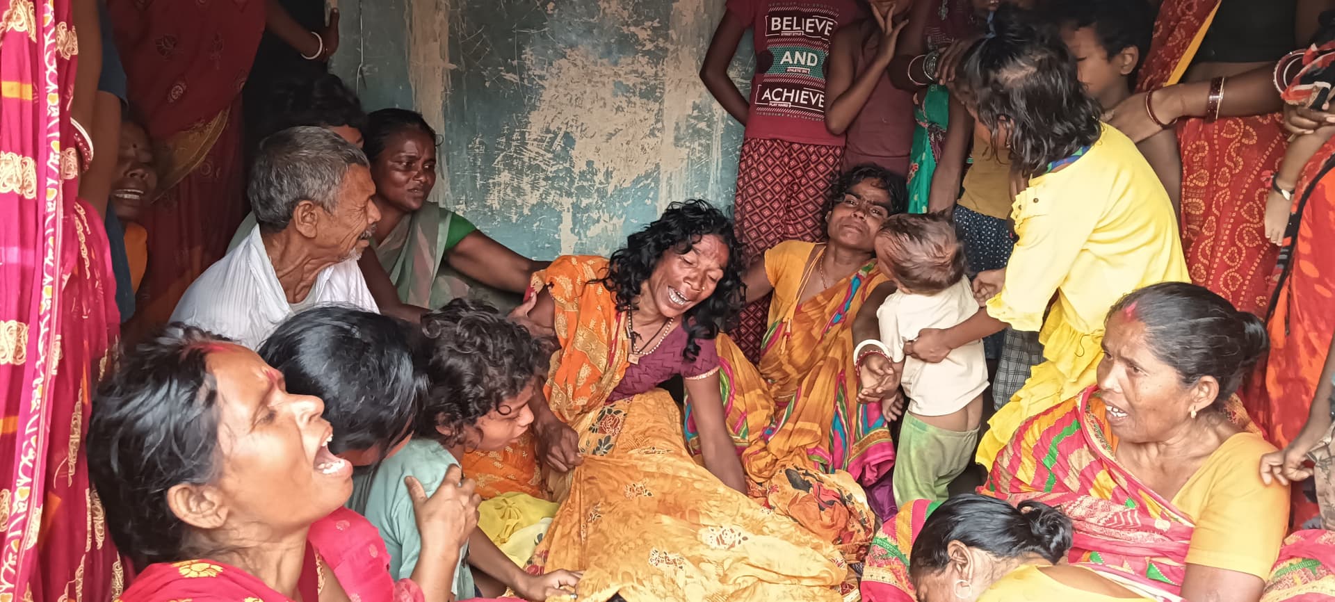 बेटे को बचाने में मां ने गंवाई जान, डायवर्सन में डूबने से मौत