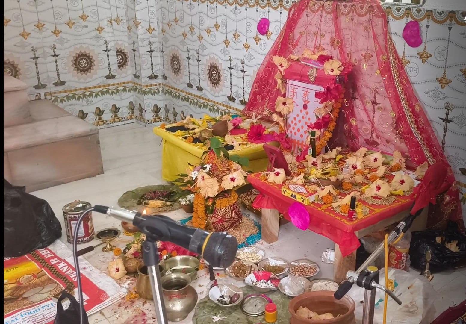कटोरिया-चांदन के काली मंदिरों में धूमधाम से हुई गंवाली पूजा, मां काली के दरबार में उमड़ी श्रद्धालुओं की भीड़