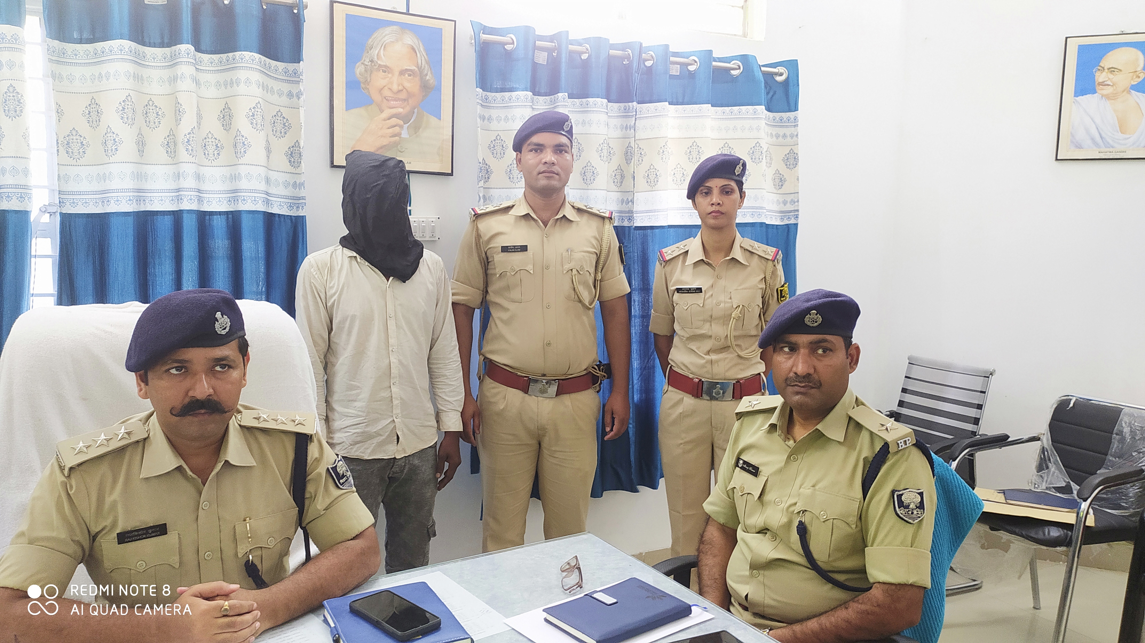 फारबिसगंज में बैंक मैनेजर लूटकांड का खुलासा, एक आरोपी गिरफ्तार, लूटा गया मोबाइल बरामद