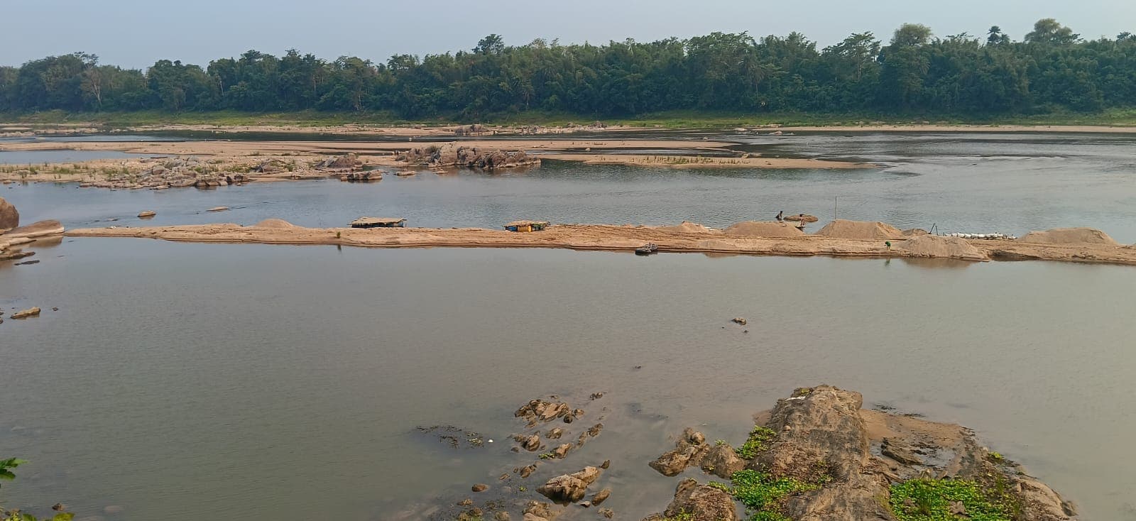 चाकुलिया में 10 वर्षों से जारी है बालू का काला खेल, करोड़ों डकार गये माफिया