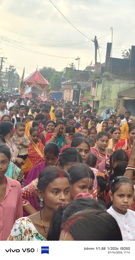 रथ :::: कोटालपोखर बाजार में श्रद्धा व उल्लास के साथ निकली भगवान जगन्नाथ की रथ यात्रा रथ :::: कोटालपोखर बाजार में श्रद्धा व उल्लास के साथ निकली भगवान जगन्नाथ की रथ यात्रा