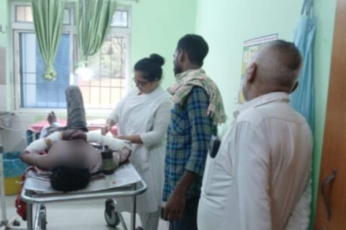 बेगूसराय : तेज रफ्तार हाइवा ने बाइक सवार तीन युवकों को रौंदा, एक की हालत नाजुक, चालक फरार