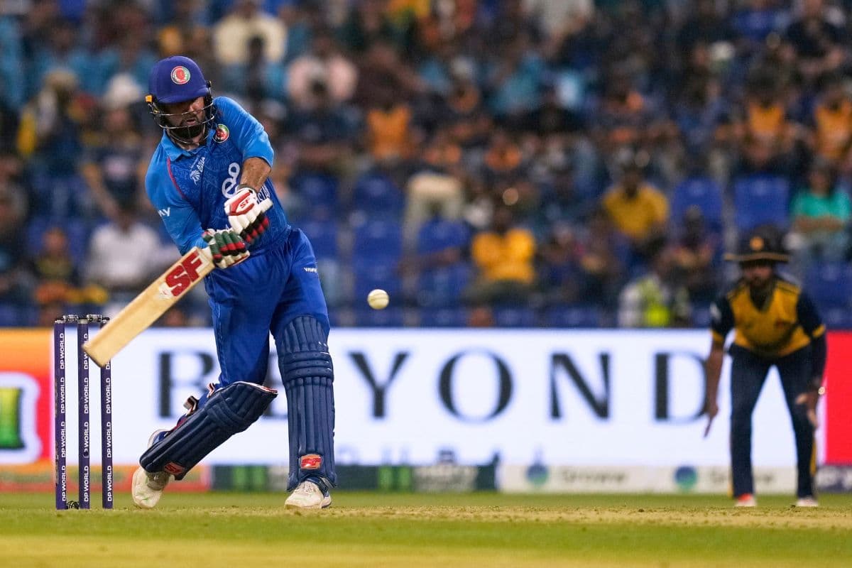 Asia Cup AFG vs SL: 6 गेंद पर 32 रन, मोहम्मद नबी ने श्रीलंकाई गेंदबाज की उड़ाई धज्जियां, Video