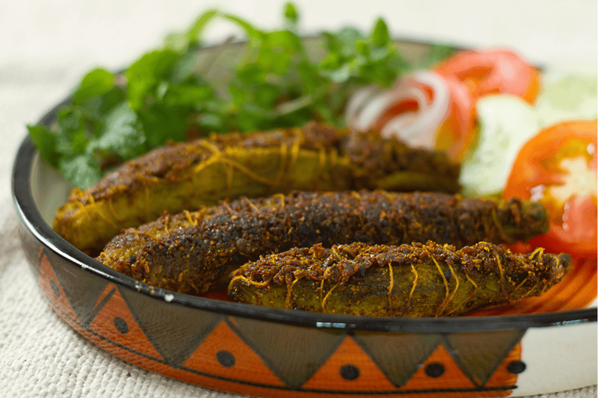 Bharwa Karela Recipe: कड़वे करेले अब बनेंगे बिल्कुल टेस्टी और क्रंची, जानिए आसान भरवा करेले की रेसिपी
