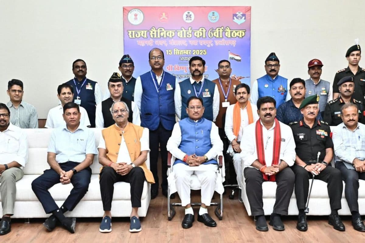 Chhattisgarh News: शहीद सैनिकों के परिजनों को मिलेंगे 50 लाख से एक करोड़ रुपये, सीएम विष्णुदेव साय ने की बड़ी घोषणा