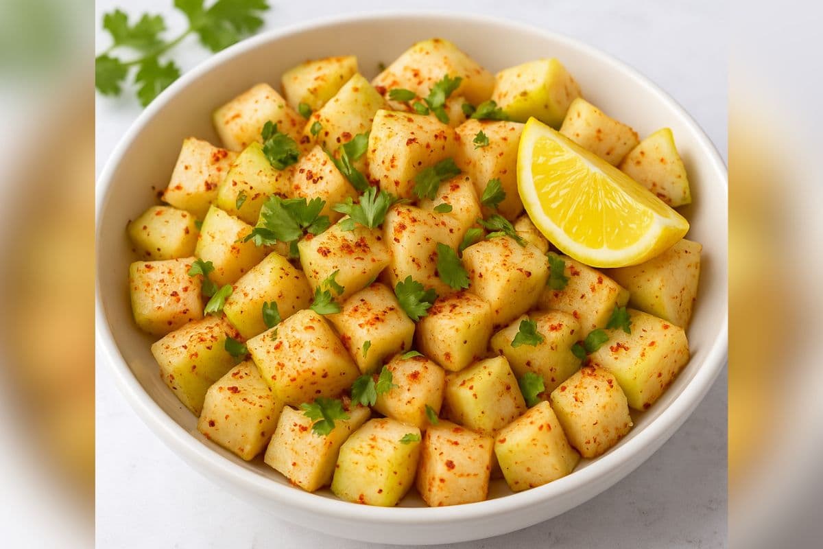 Guava Chaat Recipe: फ्रूट लवर्स के लिए परफेक्ट है ये अमरूद चाट, जानिए बनाने का आसान तरीका