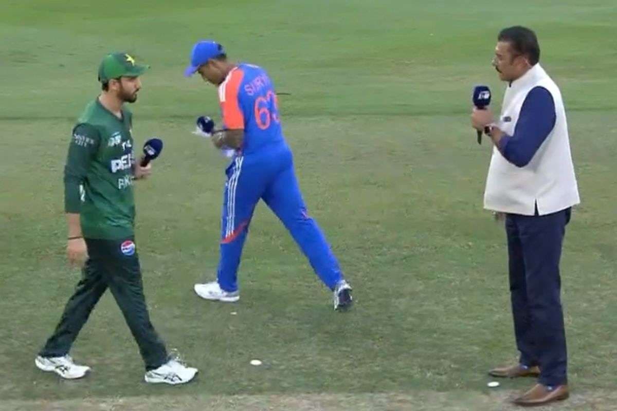 हाथ मिलाने को बेदम क्यों हैं पाकिस्तान, अब सलमान आगा ने हैंडशेक पर निकाली भड़ास