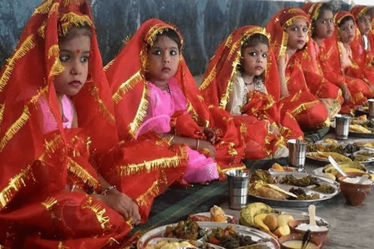 Kanya Pujan Gift Ideas: नवरात्रि पर कन्या पूजन में बजट में दें ये खास और यूनिक गिफ्ट, खुश होंगी छोटी कन्याएं