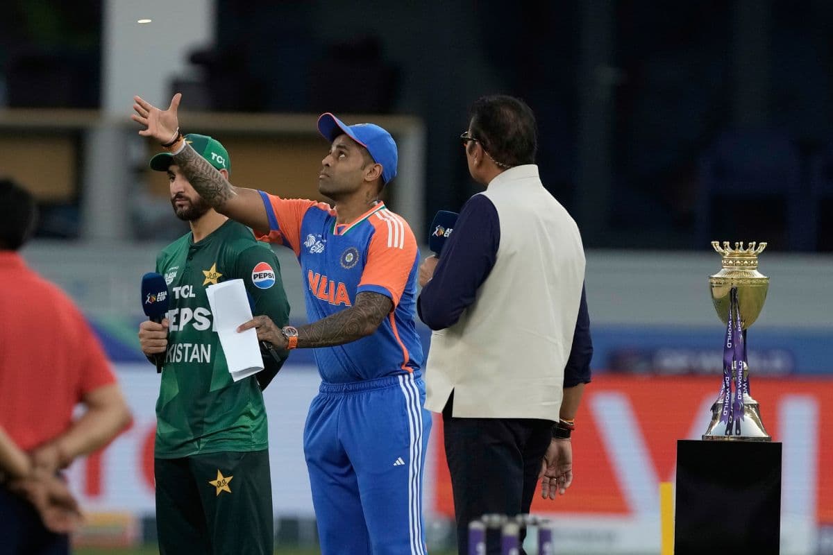 IND vs PAK मैच में सूर्यकुमार यादव ने जीता 140 करोड़ भारतीयों का दिल, टॉस के समय किया कुछ ऐसा जिससे पूरा देश खुश