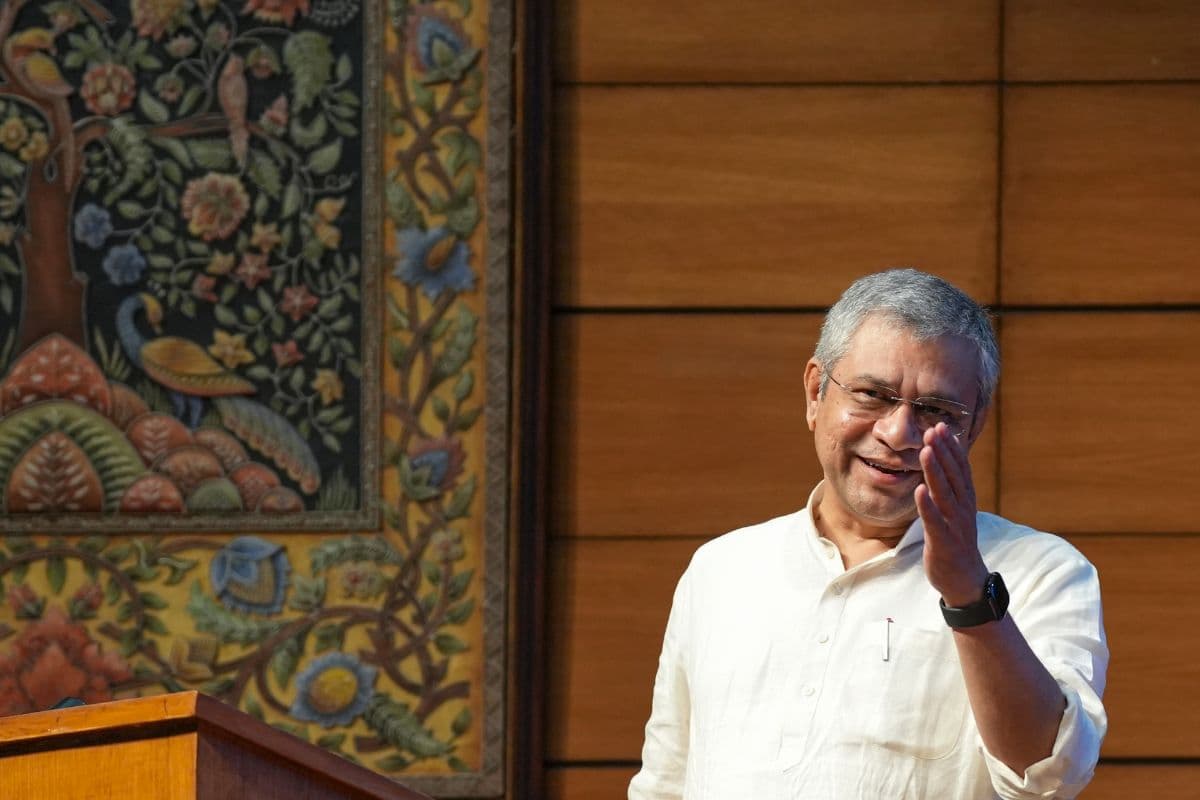 Online Gaming Bill: एक अक्टूबर से लागू होंगे ऑनलाइन गेमिंग से जुड़े नए नियम, केंद्रीय मंत्री अश्विनी वैष्णव ने दी जानकारी