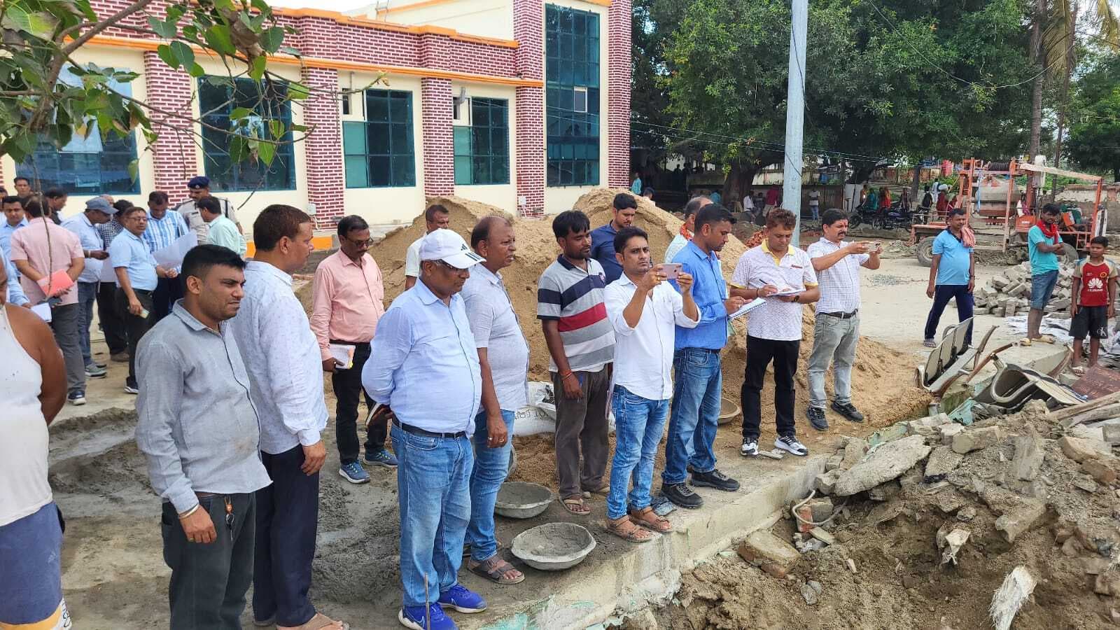 समस्तीपुर के सीनियर डीईएन को-ऑर्डिनेशन ने किया निर्माणाधीन स्टेशन का निरीक्षण