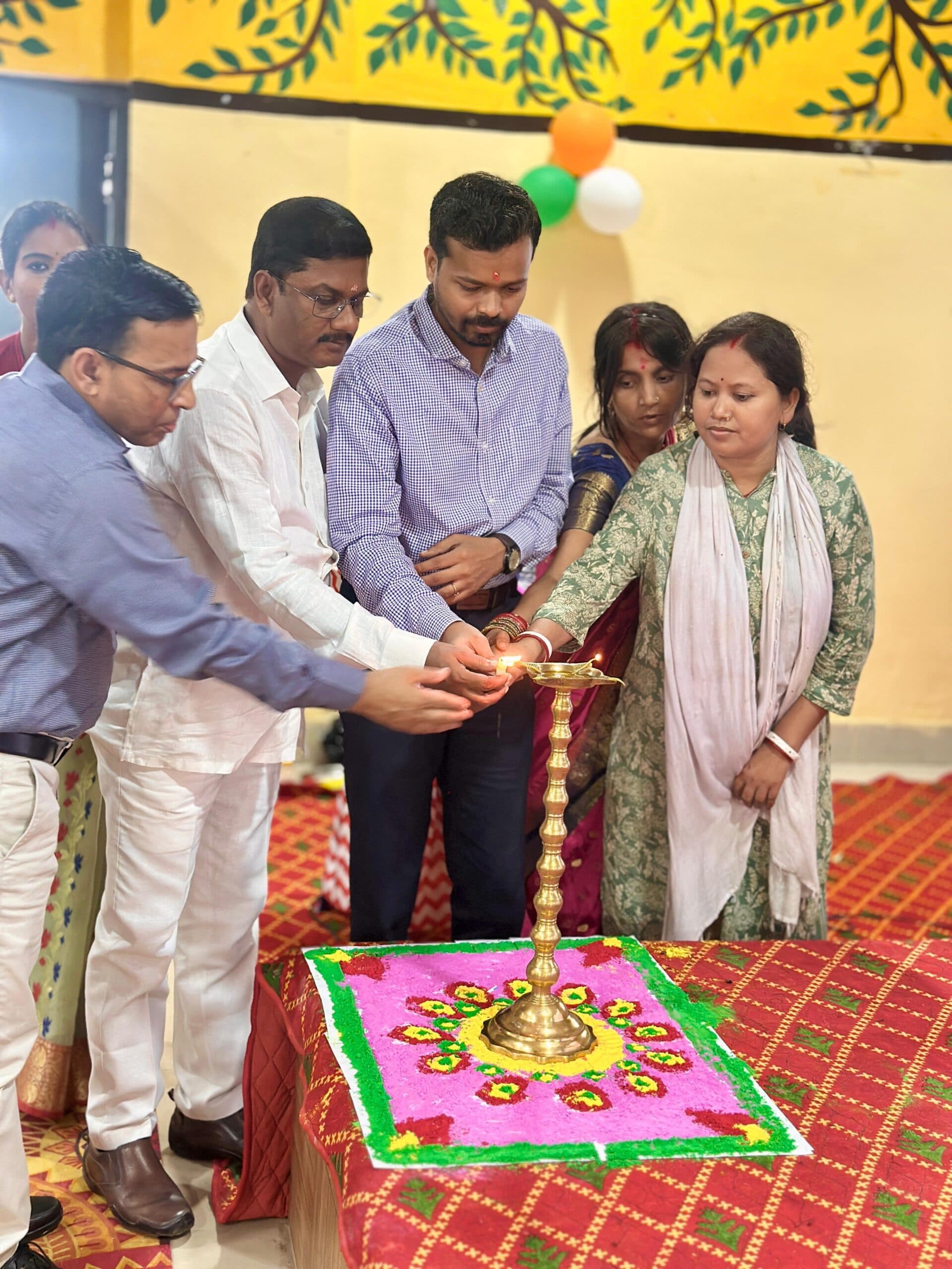 जीविका निधि शुभारंभ कार्यक्रम में किशनगंज की जीविका दीदियों ने लिया भाग