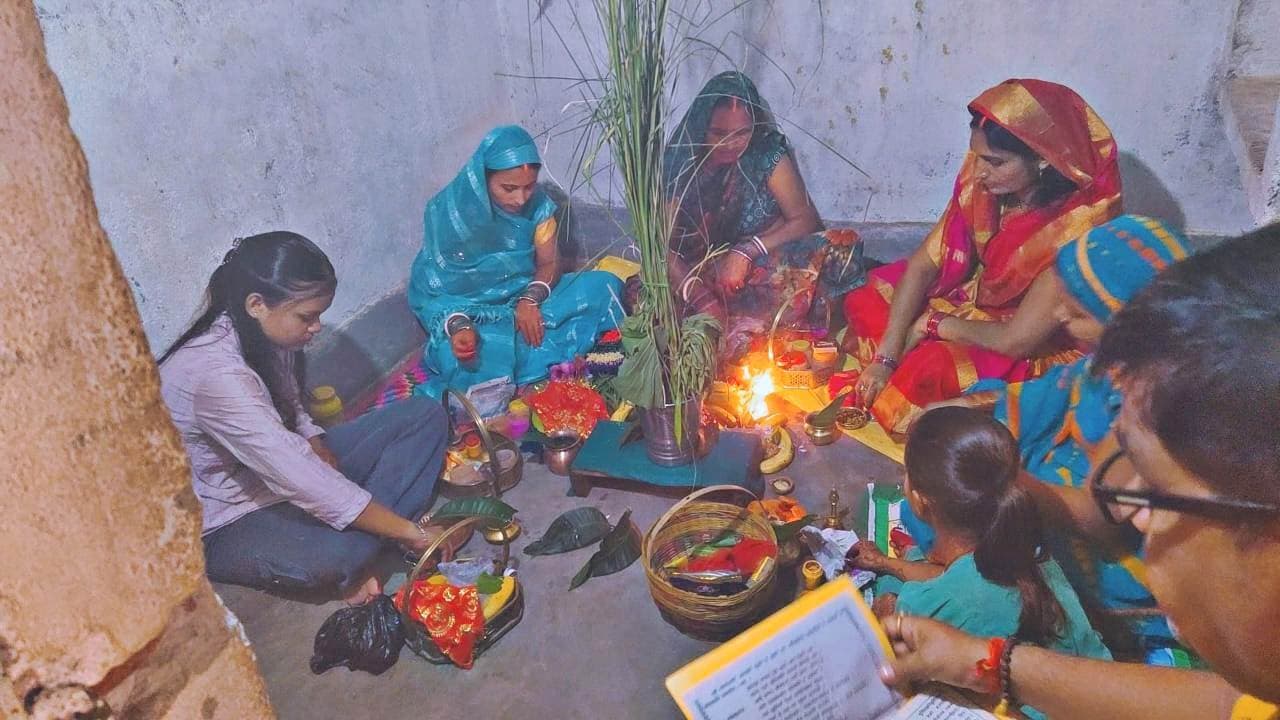 विधि विधान से की गयी कर्मा पूजा