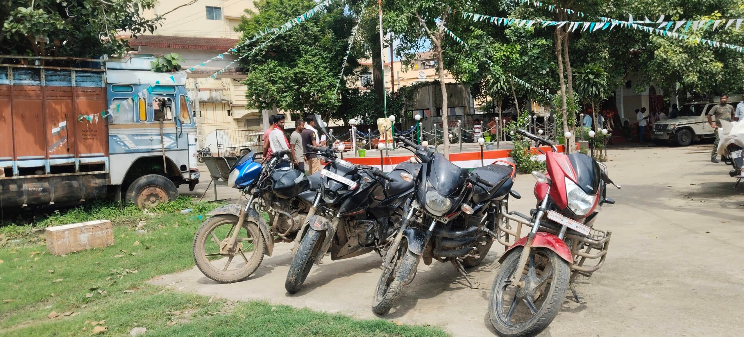 Bhagalpur news बाइक चोर गिरोह के पांच गिरफ्तार, चोरी की चार बाइक बरामद