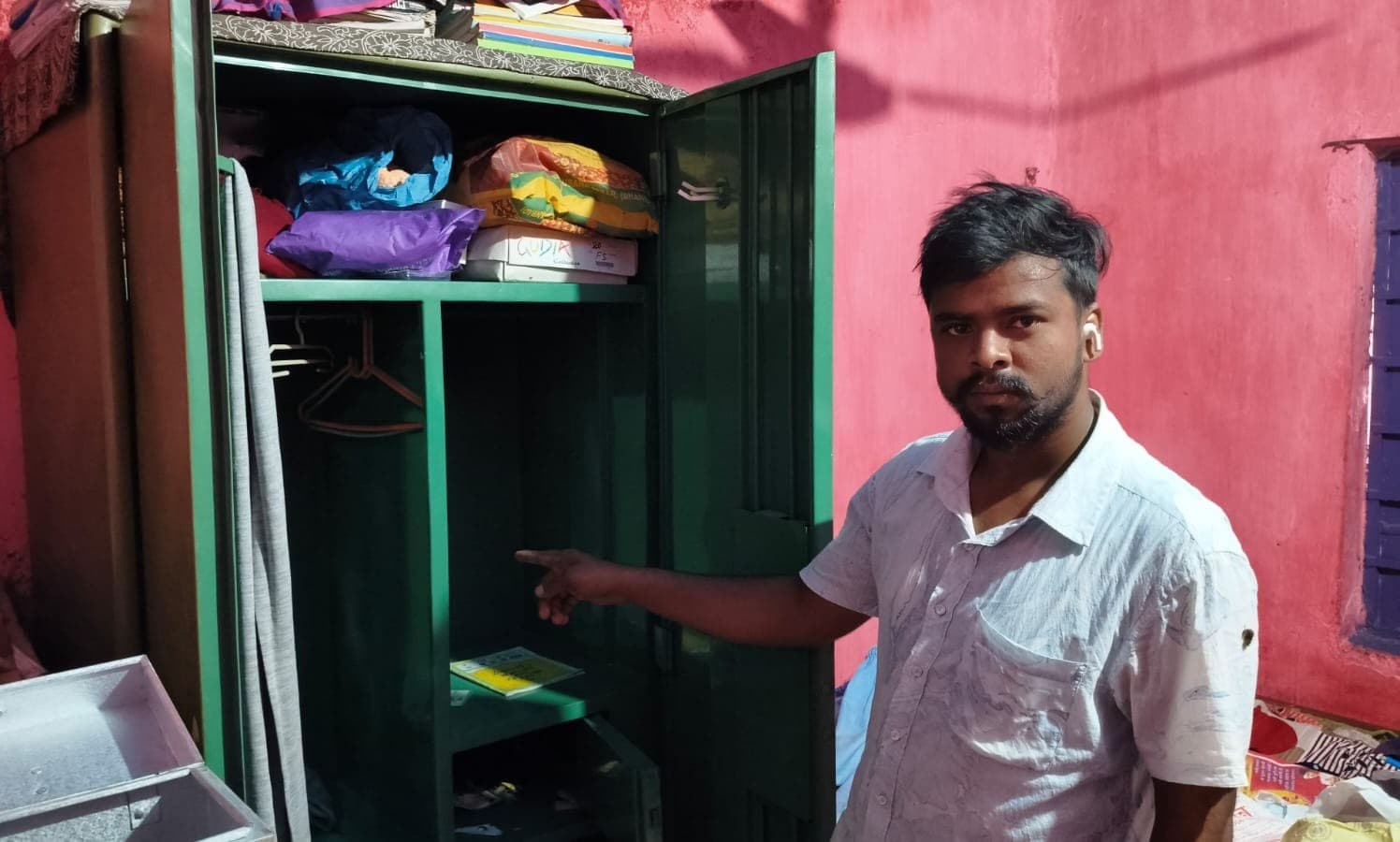 Dhanbad News: बंद मकान का ताला तोड़ लाखों की चोरी