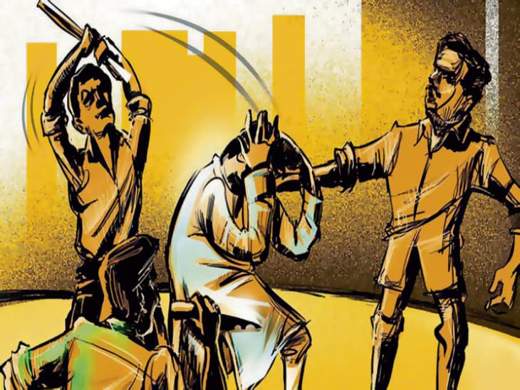 बदमाशों ने सरेआम की युवक की पिटाई, आंख फोड़ने का आरोप