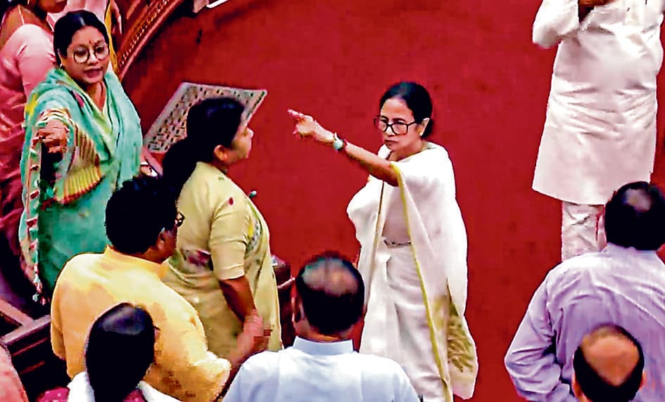 सीएए अधिनियम पर केंद्र सरकार का आदेश हास्यास्पद व चुनावी हथकंडा : ममता बनर्जी