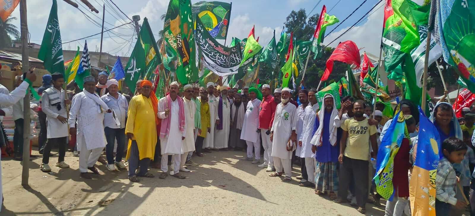 शाॅल व कलम भेंट कर सेवानिवृत्त शिक्षकों को किया सम्मानित