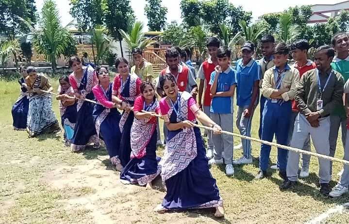 छात्रों ने संभाला शिक्षण-प्रबंधन का उतरदायित्व