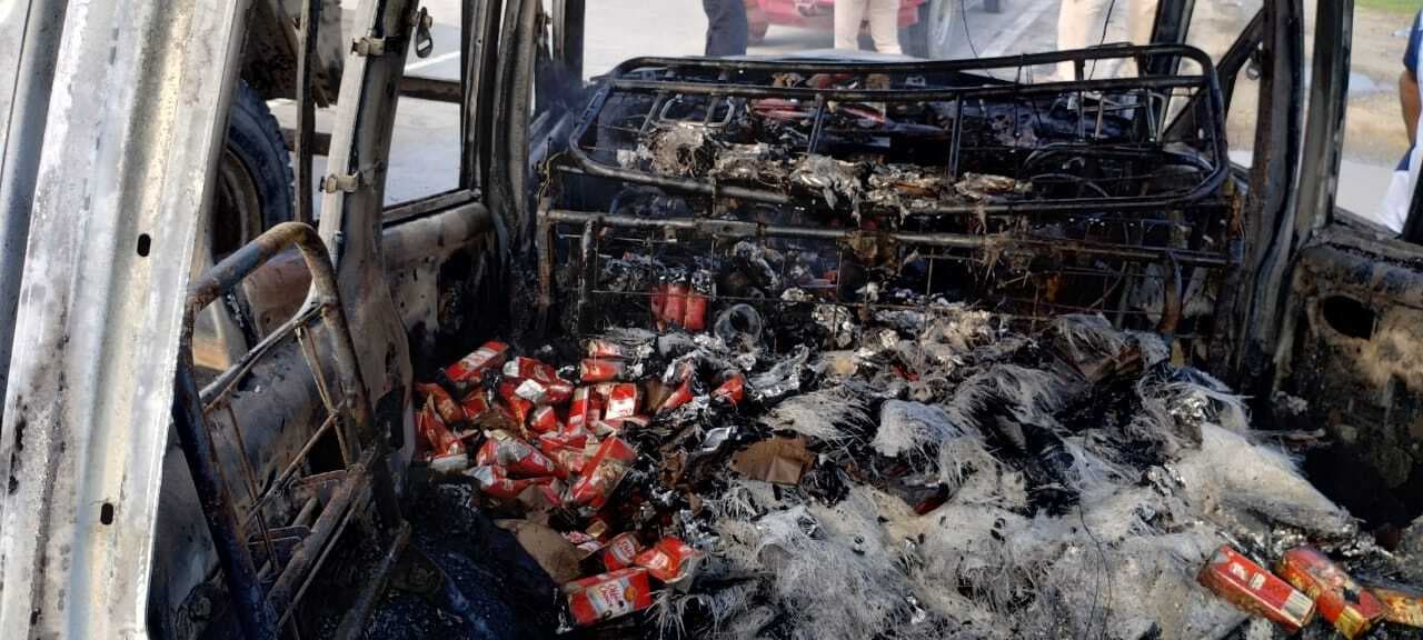 शराब लदे स्कार्पियो में लगी आग, 327ई पर अफरा-तफरी